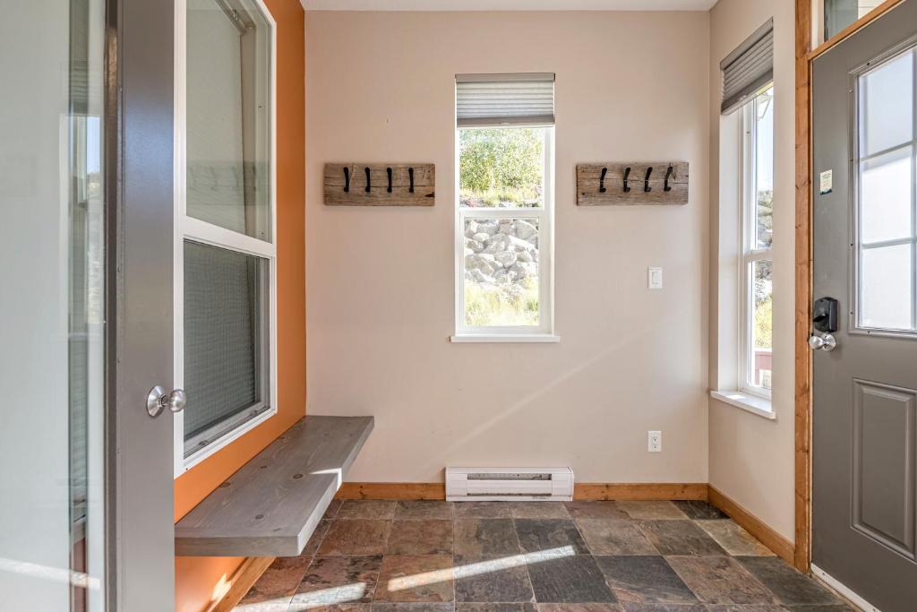 Silver Star Mountain Apartment | Snow Place Like Home