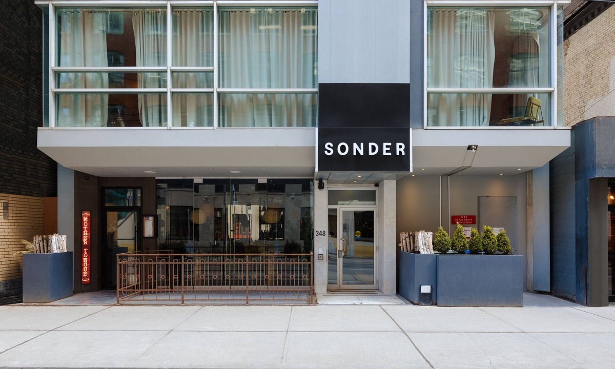 Fashion District Apartment | Sonder The Slate | Queen Suite