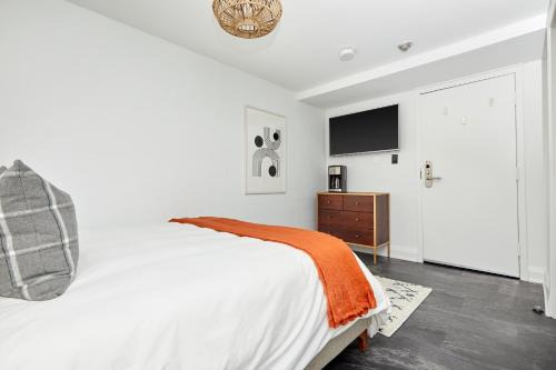 Church and Wellesley Hotel | Sonder The Wellesley