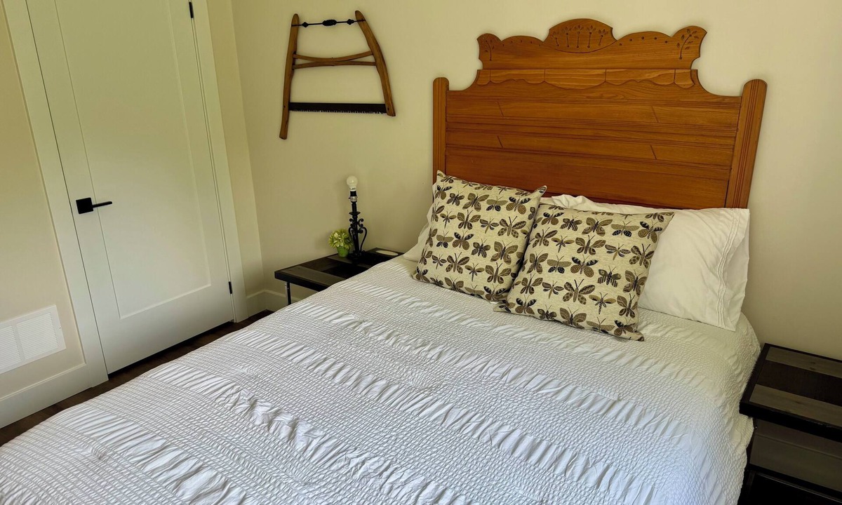 Burk's Falls Apartment | Spacious 2BR Retreat in Nature