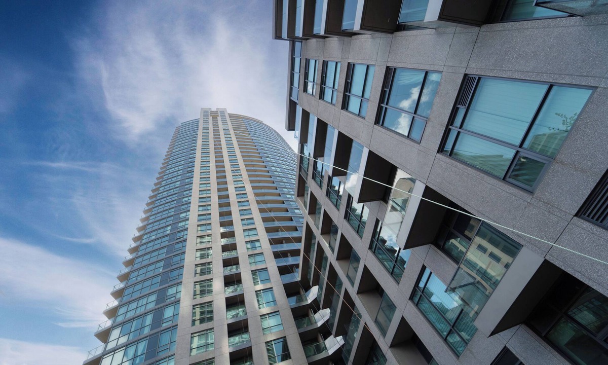 Niagara Condo | Spacious 3bed/2 bath Downtown Toronto condo + Free Parking, min to CN tower