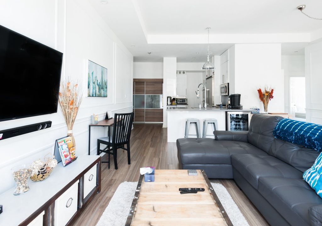 Church and Wellesley Apartment | Spacious 3BR Executive Condo-Downtown-near subway