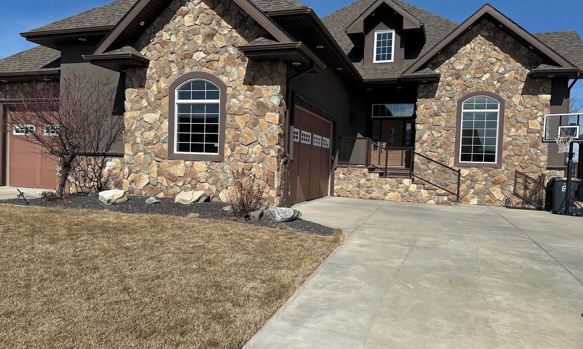Raymond House | Spacious 5-bedroom house with WiFi, AC in amazing Raymond