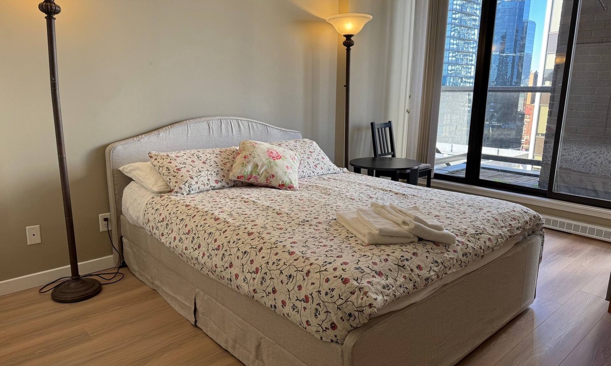 Downtown Vancouver Condo | Spacious and comfortable newly updated penthouse condo in downtown Vancouver
