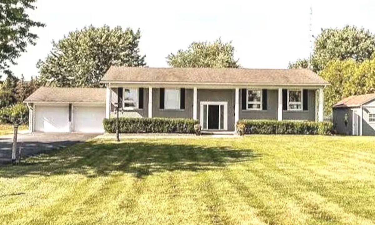 Halton Regional Municipality House | Spacious cottage retreat minutes from popular trails, restaurants and shopping.