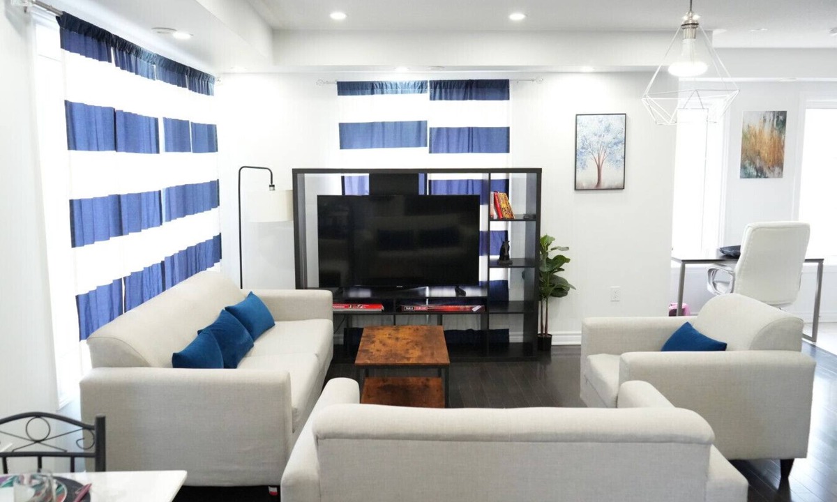 Brampton House | Spacious Home in Brampton – Perfect for Families