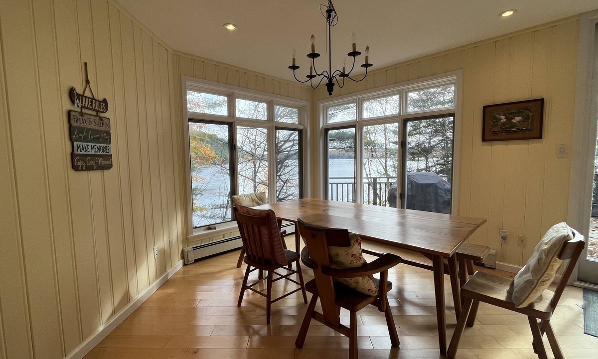 Utterson Cottage | Spacious Lakeside Cottage on beautiful Mary Lake - Muskoka, Huntsville