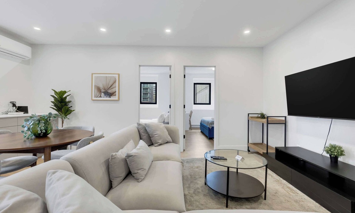 Griffintown Apartment | Spacious-Lux 3-Bedroom Gem in MTL + Terrace