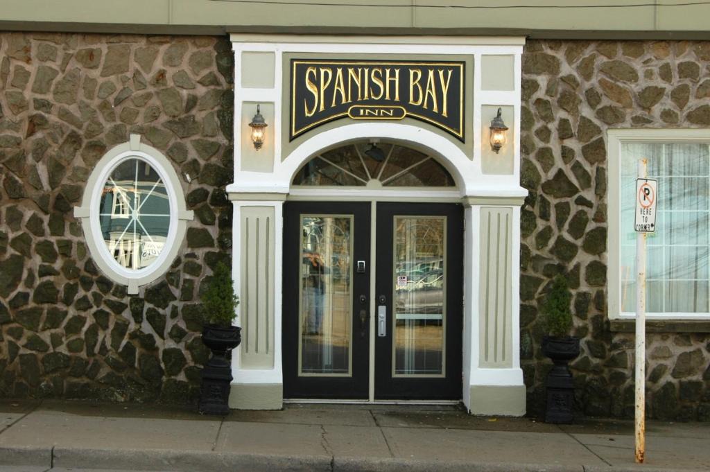 Sydney Cabin | Spanish Bay Inn, CANADA