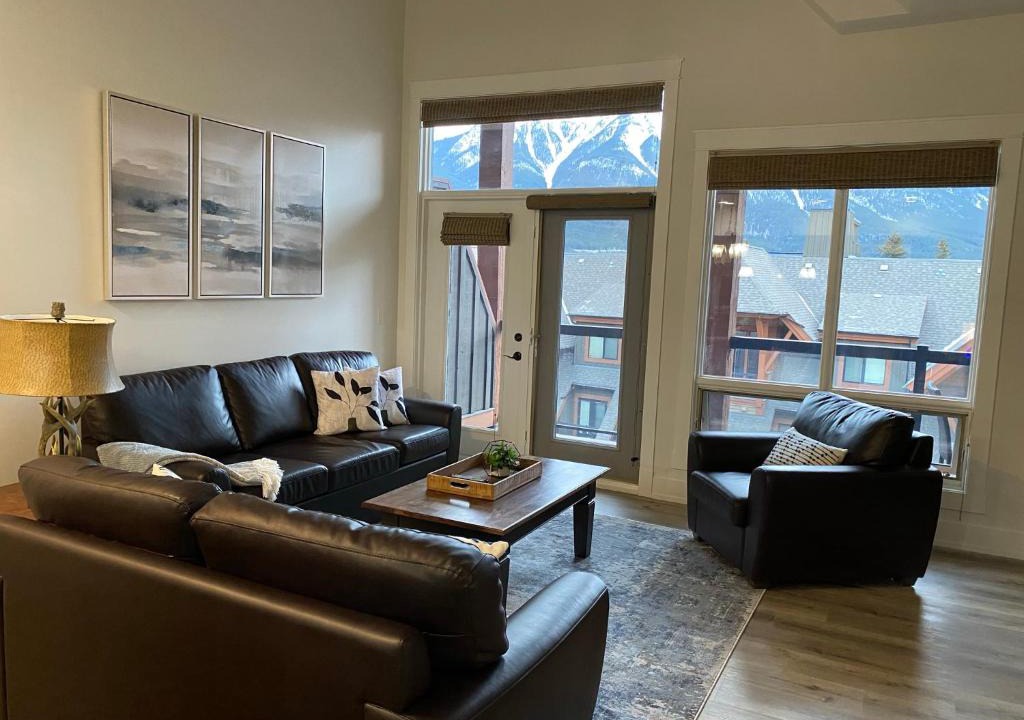 Canmore Resort | Spectacular Penthouse With Amazing Views, Indoor Pool and Hot tub