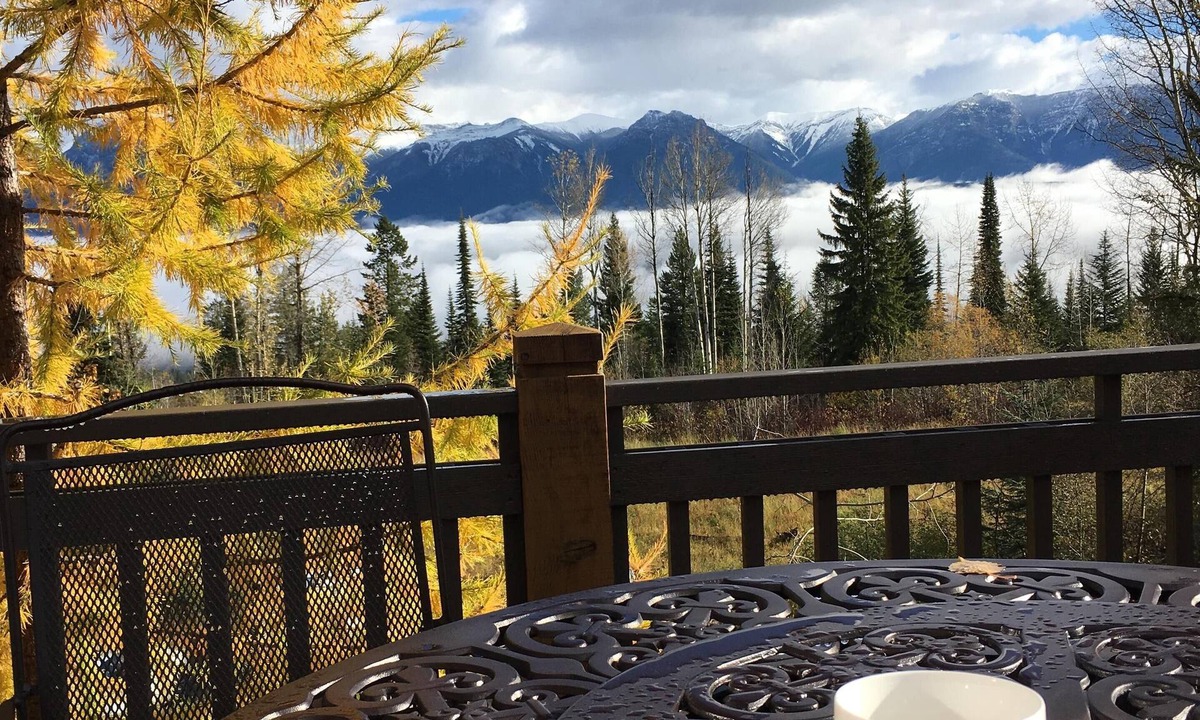 Golden Condo | Spectacular Top Floor 2 Br W/Hot Tub and Panoramic View