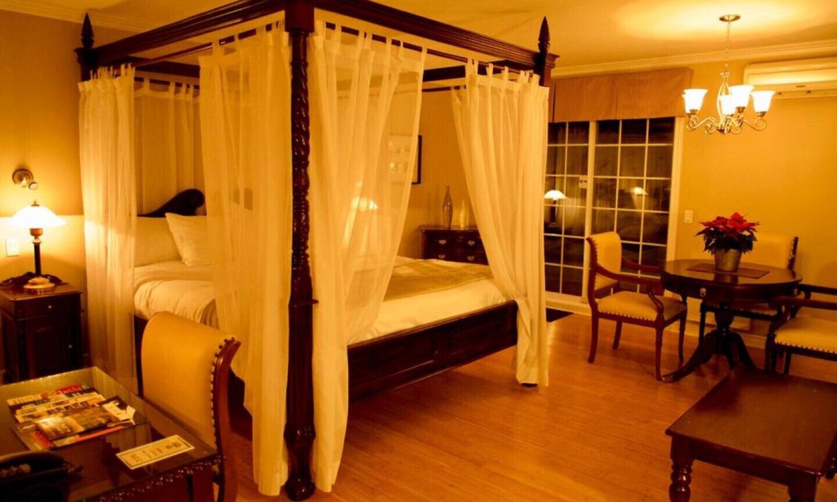 Piedmont Condo | St-Sauveur Lovely Canopy Studio