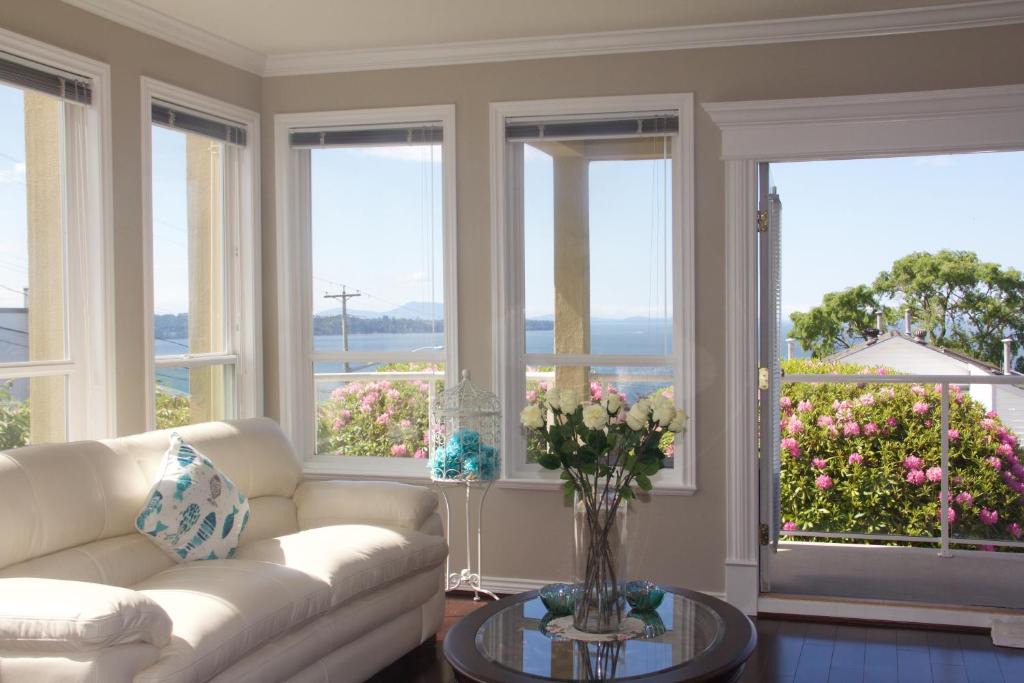 White Rock House | Star of the Sea guest house