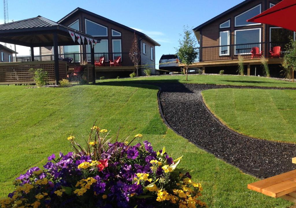Pincher Creek Hotel | Stardust Inn and Chalets