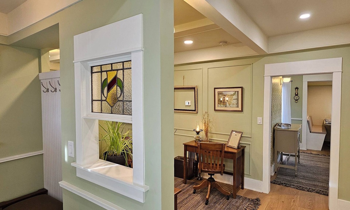Okanagan-Similkameen House | Stay Downtown in one of Princeton's historical homes, The Burr House