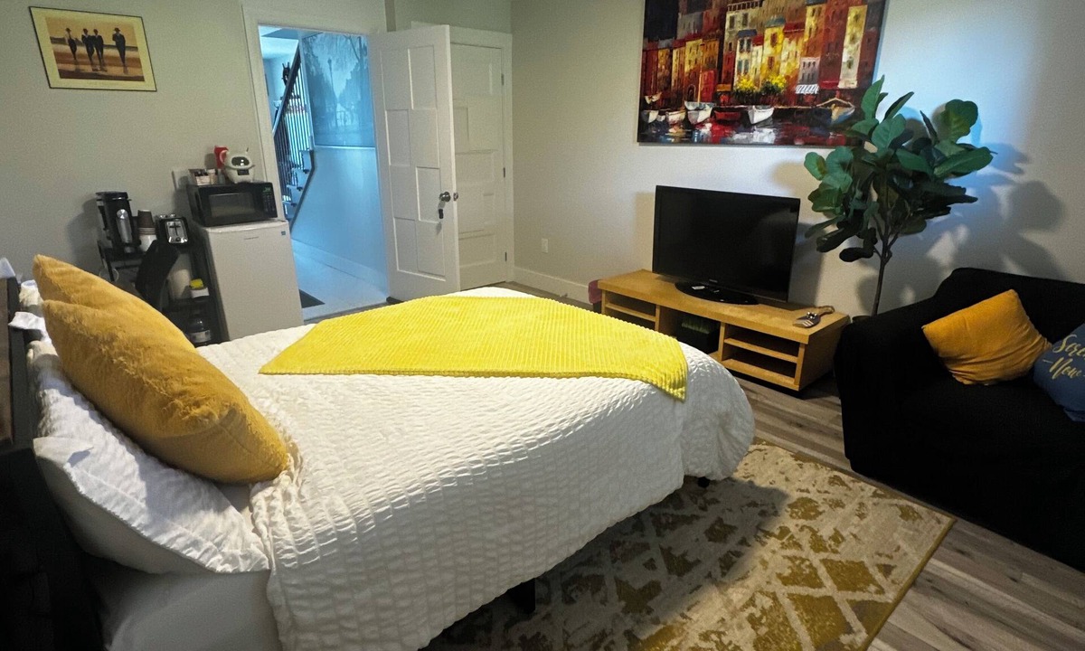 Halifax County House | Stay With Precious