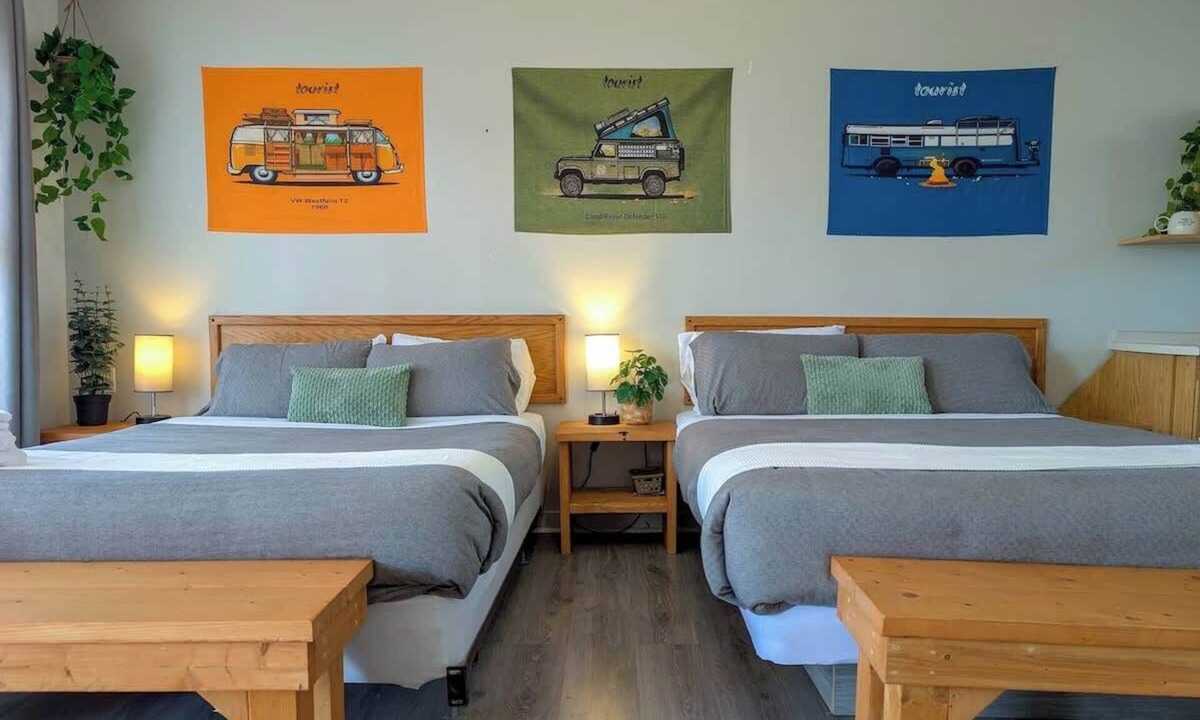 Ste Anne de Beaupre Apartment | Studio 8 | 2 Min Waterfront | BBQ & Fireplace