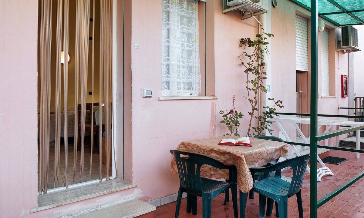 Lavina Apartment | Studio Apartment "Monolocale La Pineta 46" with Shared Pool, Private Terrace & Wi-Fi