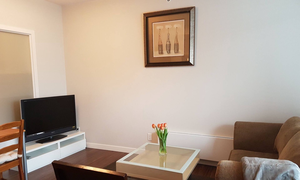 Lower Lonsdale Apartment | Studio North Vancouver Lower Lonsdale