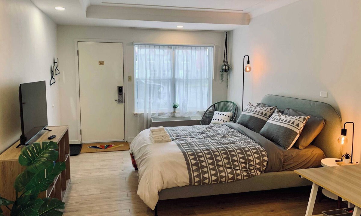 Dartmouth Apartment | Studio, Urban Nest by Sweet Digs