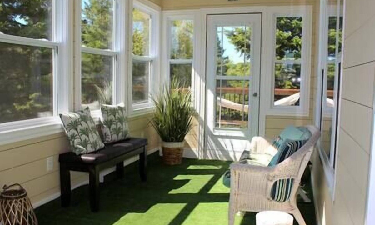 Morell House | Stukely Cottage with Private Beach Access
