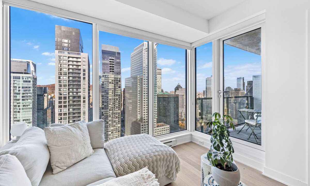 Montreal Apartment | Stunning city views luxurious condo in Montreal w/balcony & office space