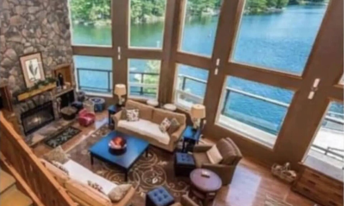 Severn Cottage | STUNNING LARGE CHALET COTTAGE IN MUSKOKA