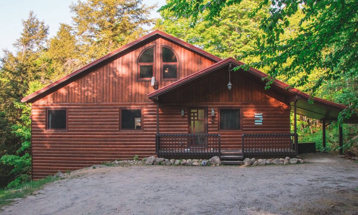 Windermere Cottage | Stunning Muskoka Waterfront Cottage on 3 Mile Lake!