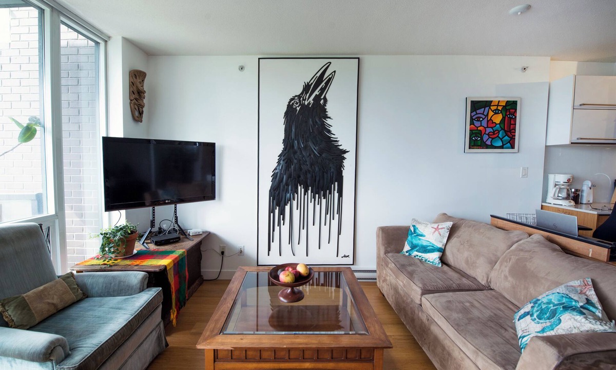 Crosstown Condo | Stylish, Bright, Chinatown Condo, w/secure parking, pet ok, view, self-check-in.