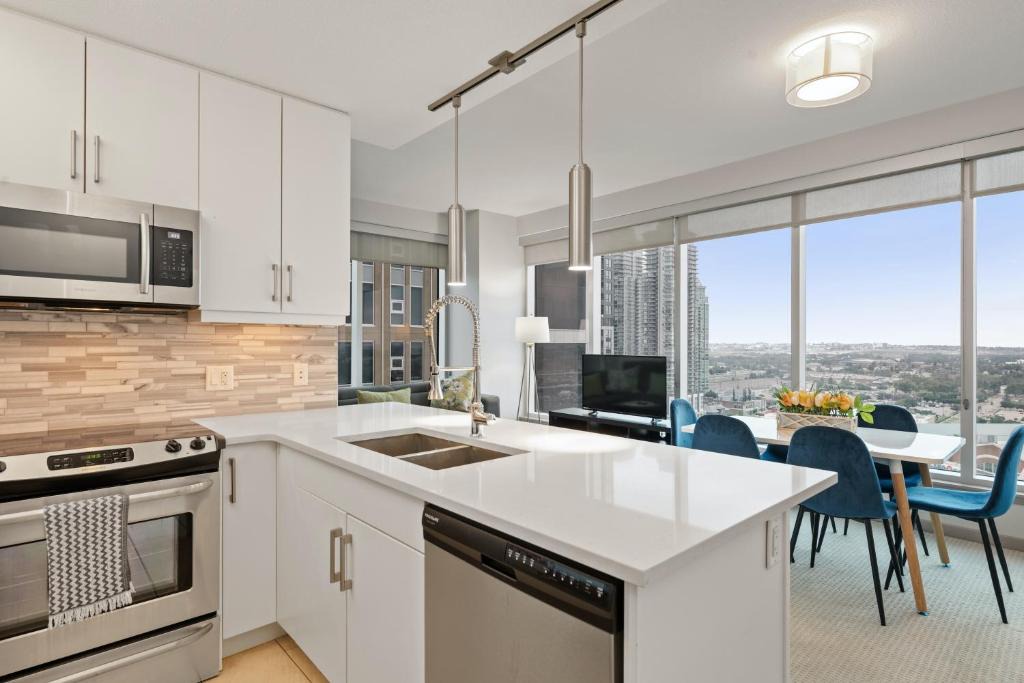 Victoria Park Apartment | Stylish Downtown Condos by GLOBALSTAY