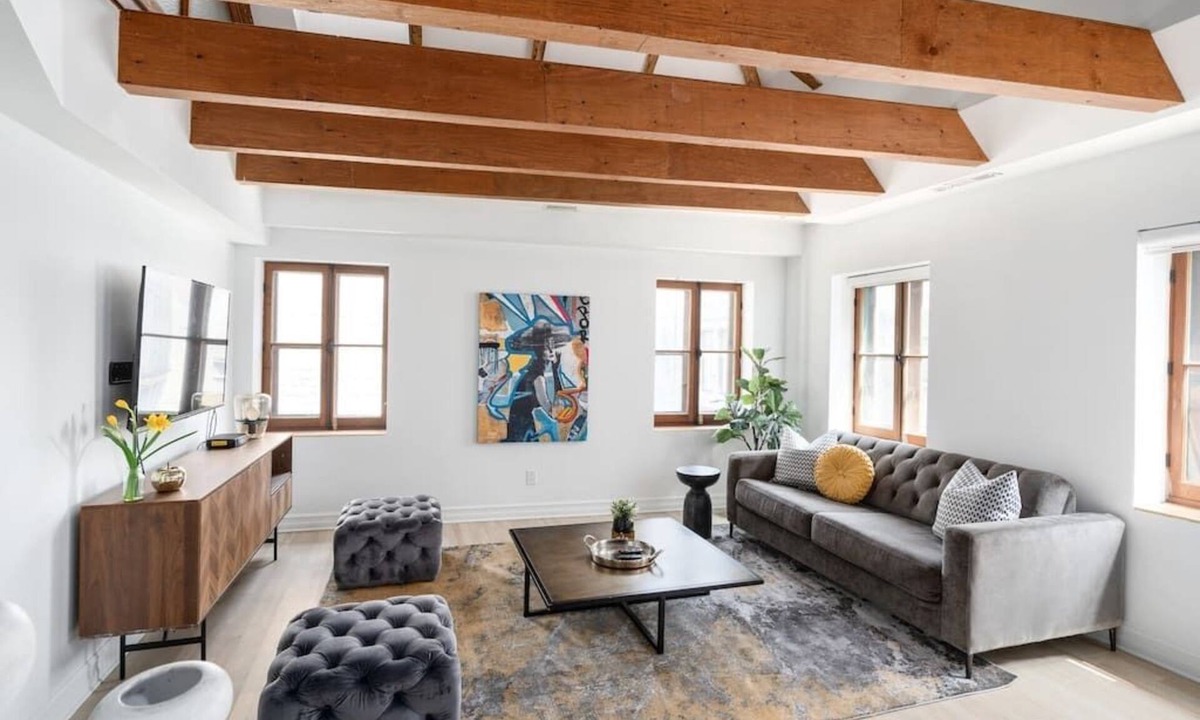 Old Montreal Apartment | Sublime 3BR 2BA Apt | Old Mtl | St Paul ST |