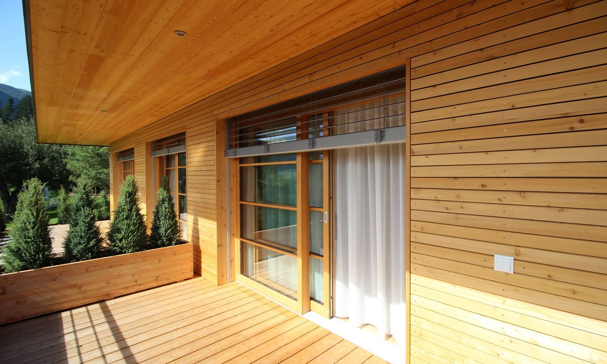 Brunico Apartment | Suite Karen bei Im Winkl/Gemütliche Suite mit Überdachter Terrasse