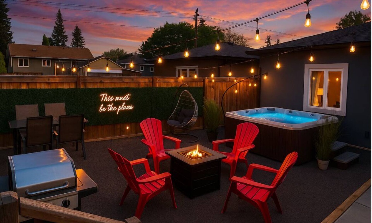 Jasper Place Hotel | Summer Haven-HotTub-FireTable-King Bed-BBQ-Sleeps8
