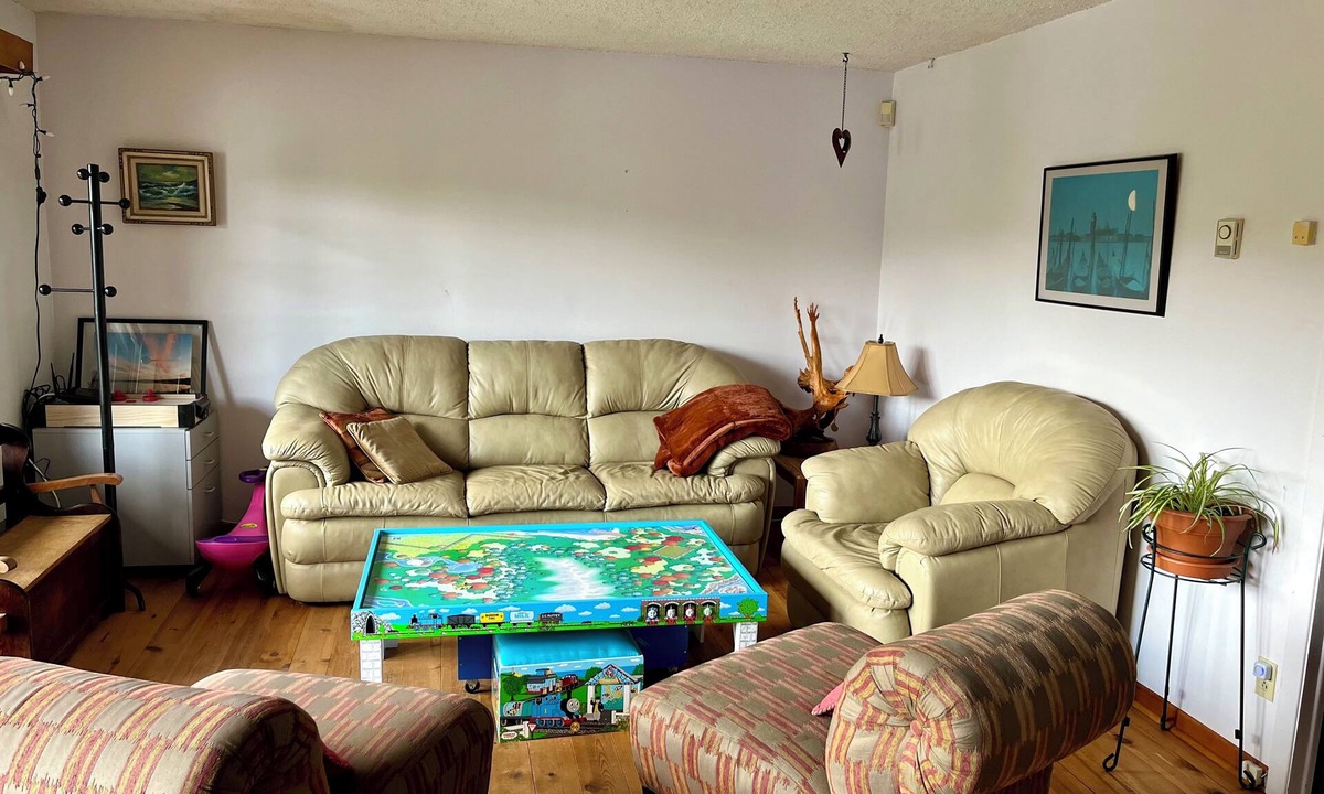 St-Adolphe-d'Howard House | Sunny south-facing lakefront cottage with sauna close to ski hills and trails