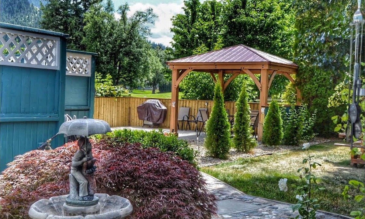 Chase Bed & Breakfast | Sunny Shuswap B&B