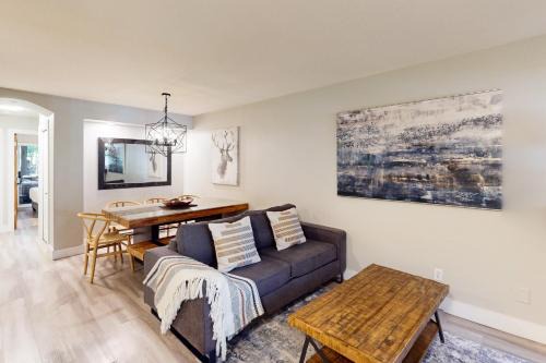 Village North Apartment | Sunpath #36