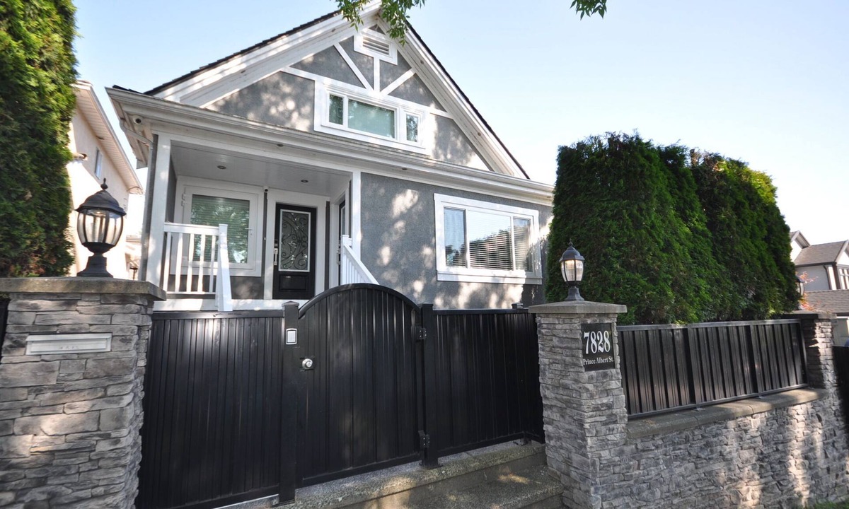 Sunset House | Sunset Views Luxurious 3 Bedroom Castle Home