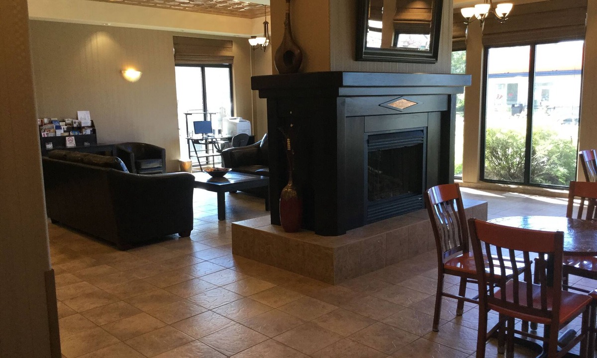 Edson Hotel | Super 8 by Wyndham Edson