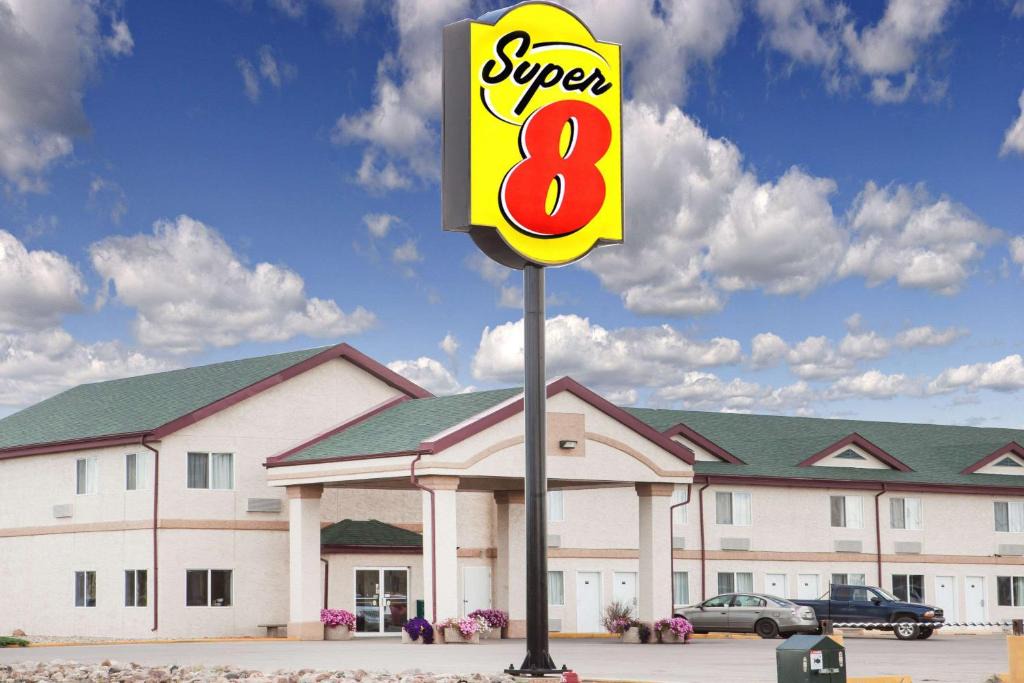 Kindersley Hotel | Super 8 by Wyndham Kindersley