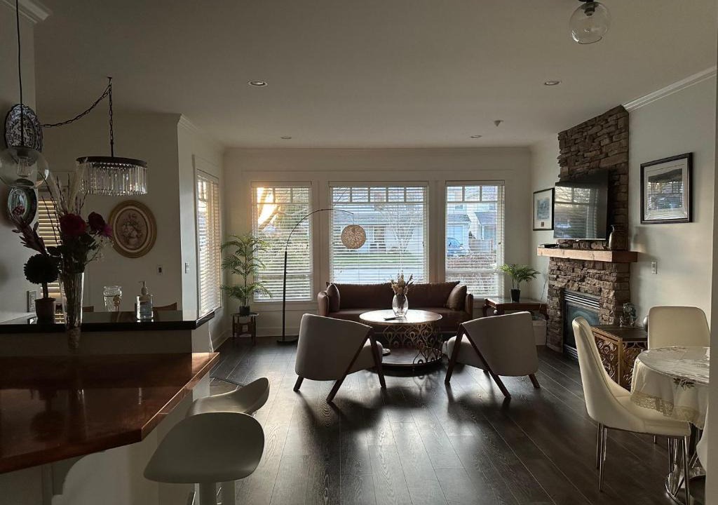 Delta Villa | Super Cozy 5 Bedroom Entire House in Ladner
