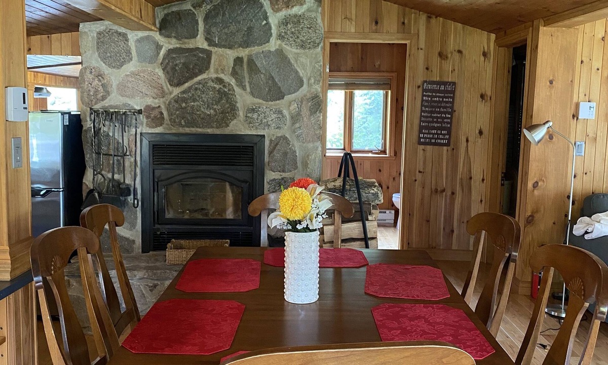Montcalm Ski Chalet | Superbe Chalet au Coeur de la Nature et à Proximité D'un Corridor Aérobique