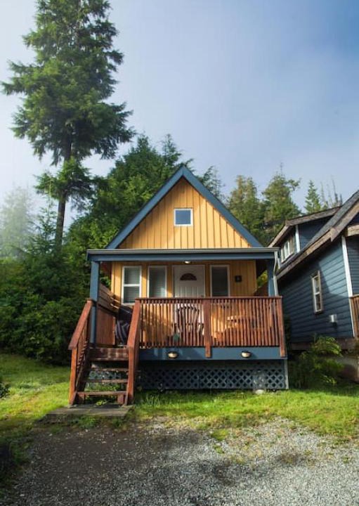 Ucluelet House | Surf Haven, Lofted Cozy Cabin Minutes to Beach