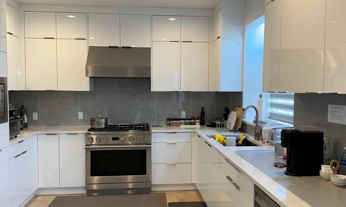 Fraserview House | Sweet Room In Vancouver