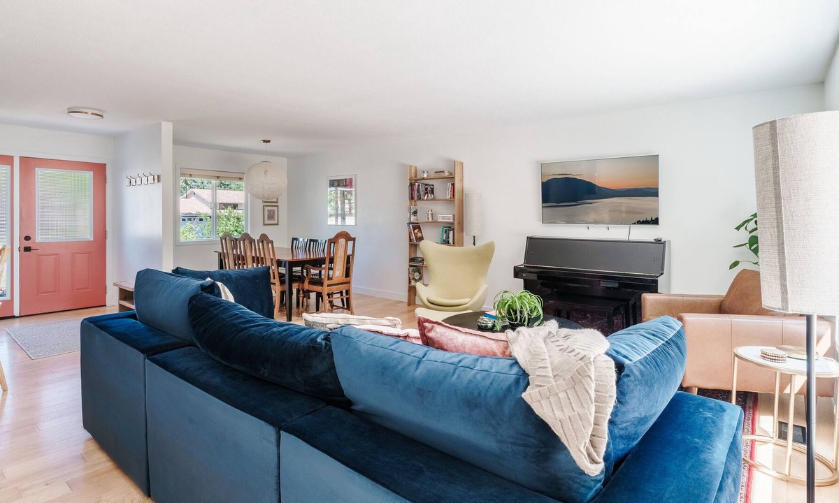 Salmon Arm House | The Bungalow on Turner Creek Trail