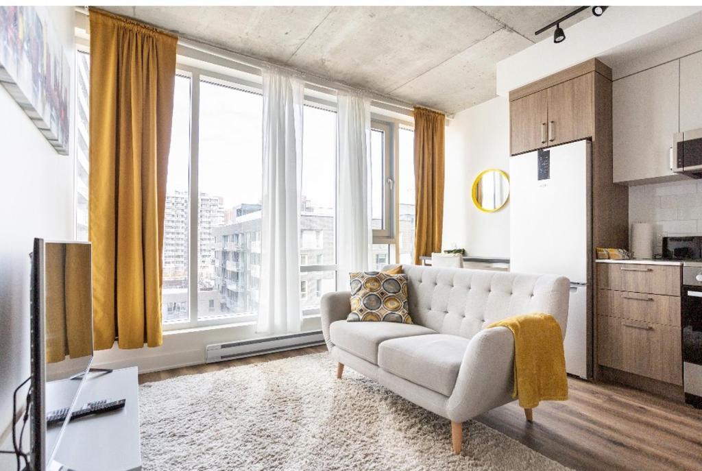 Shaughnessy Village Apartment | The Catherinoise, Condo in heart of downtown