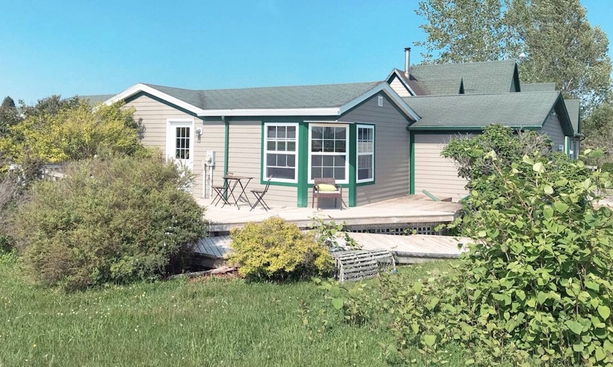 Tryon Cottage | The Cottage: The perfect home base for your Island Adventures