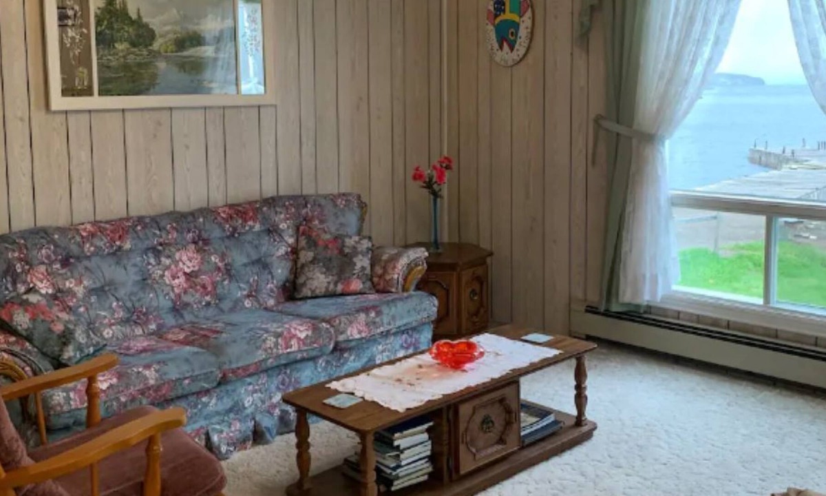 Springdale Cottage | The Cove: A 3 Bedroom Waterfront Home