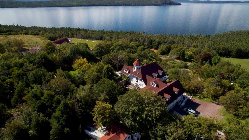 Greens Harbour Hotel | The Doctor's House Inn & Spa