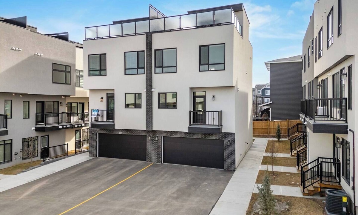 Sage Hill House | The Elevated Escape 5B w/Rooftop, Parking x4, AC