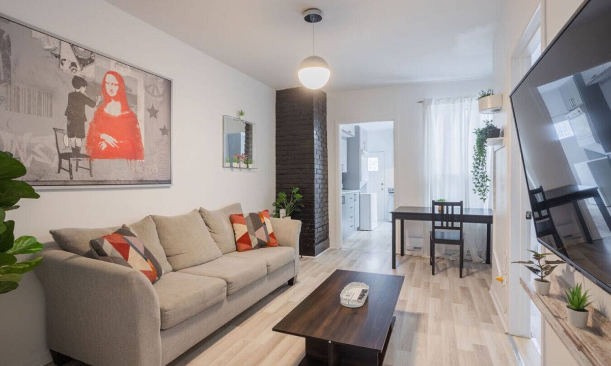 Griffintown Apartment | The Gathering Loft | 4BR Cozy-Chic Escape